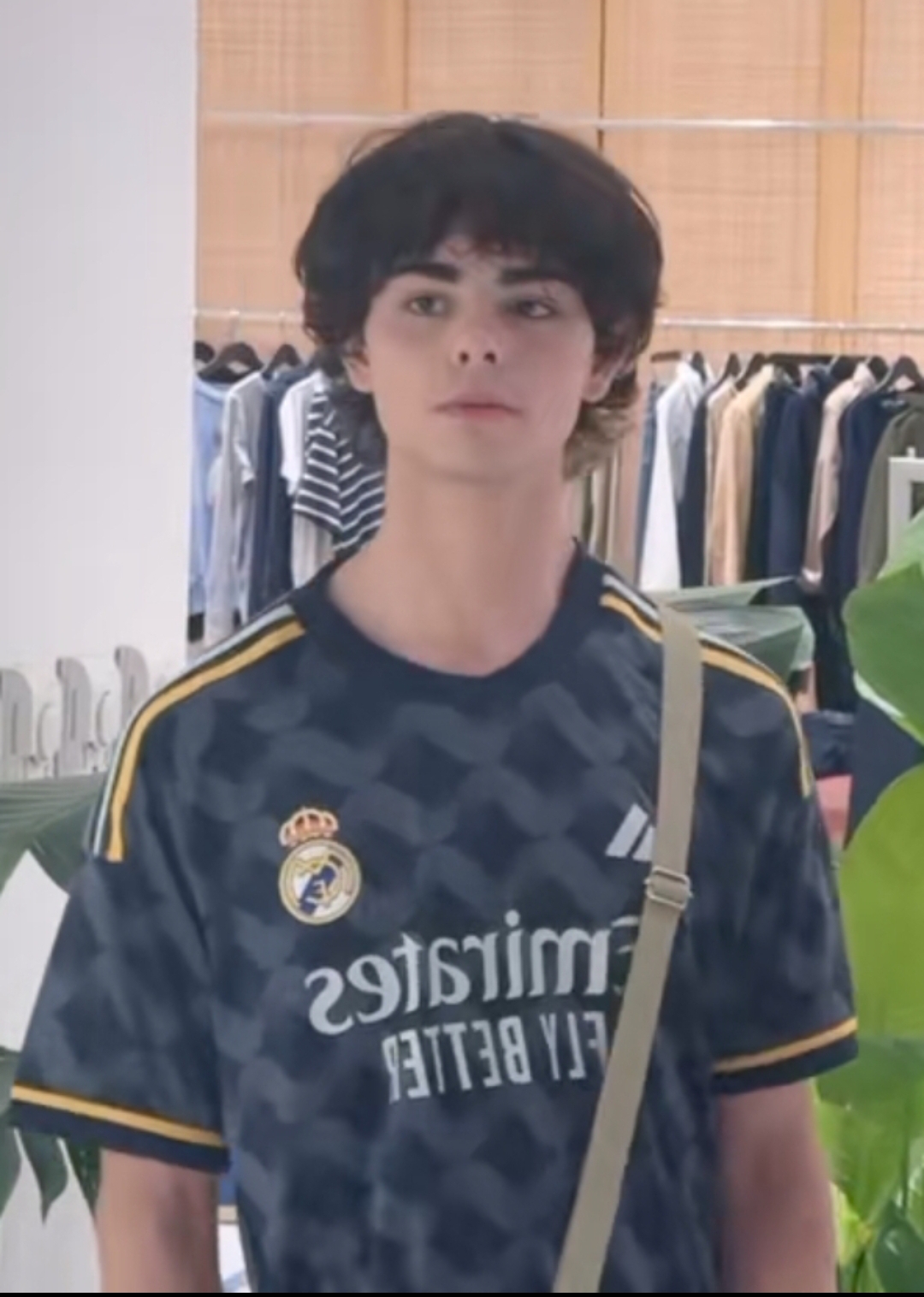 Screenshot 2025 12 30 17 58 40 069 commiuigallery edit