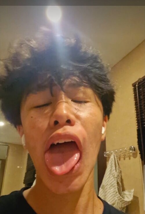 Screenshot_20251209_211119_One UI Home.jpg