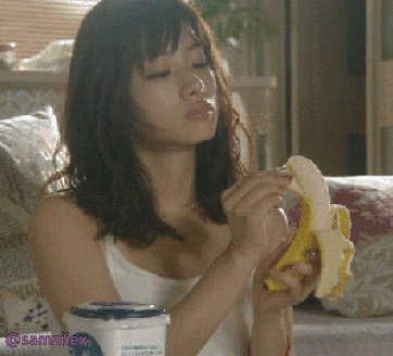 satomi-ishihara-eating-banaa.gif