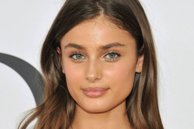 Taylor Hill Net Worth.jpeg