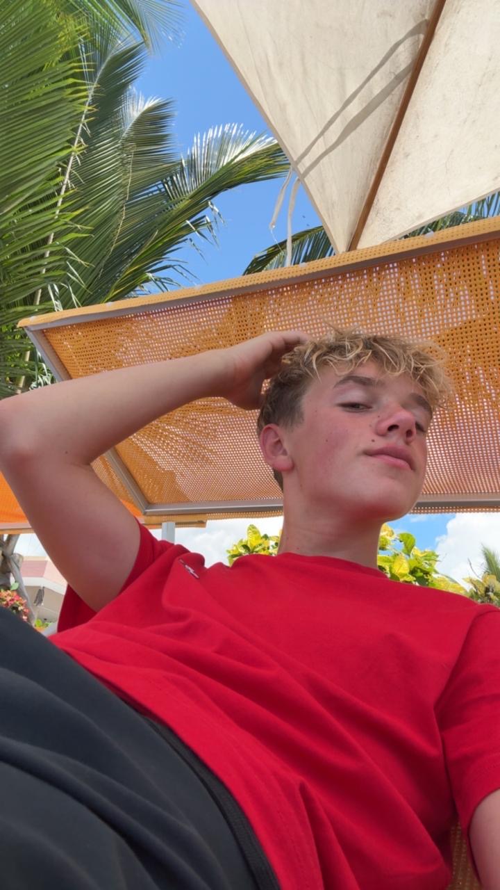 6b3609d3 f00d 4edc 95e6 44c3c7286d65