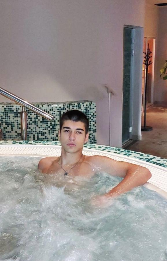 579258918 1560799948689368 8994291780342274380 n