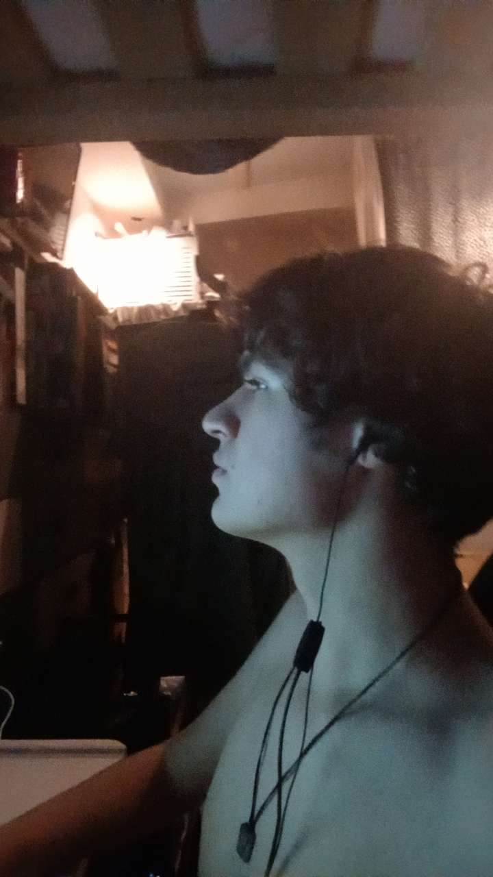 1000058686