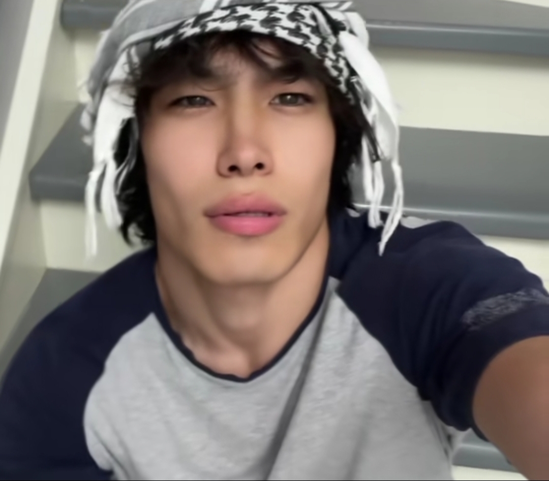 Screenshot 2026 01 18 12 43 24 048 commiuigallery edit