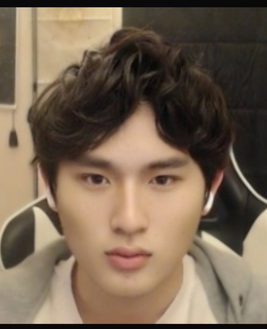 Screenshot 20260118 221352 FaceApp