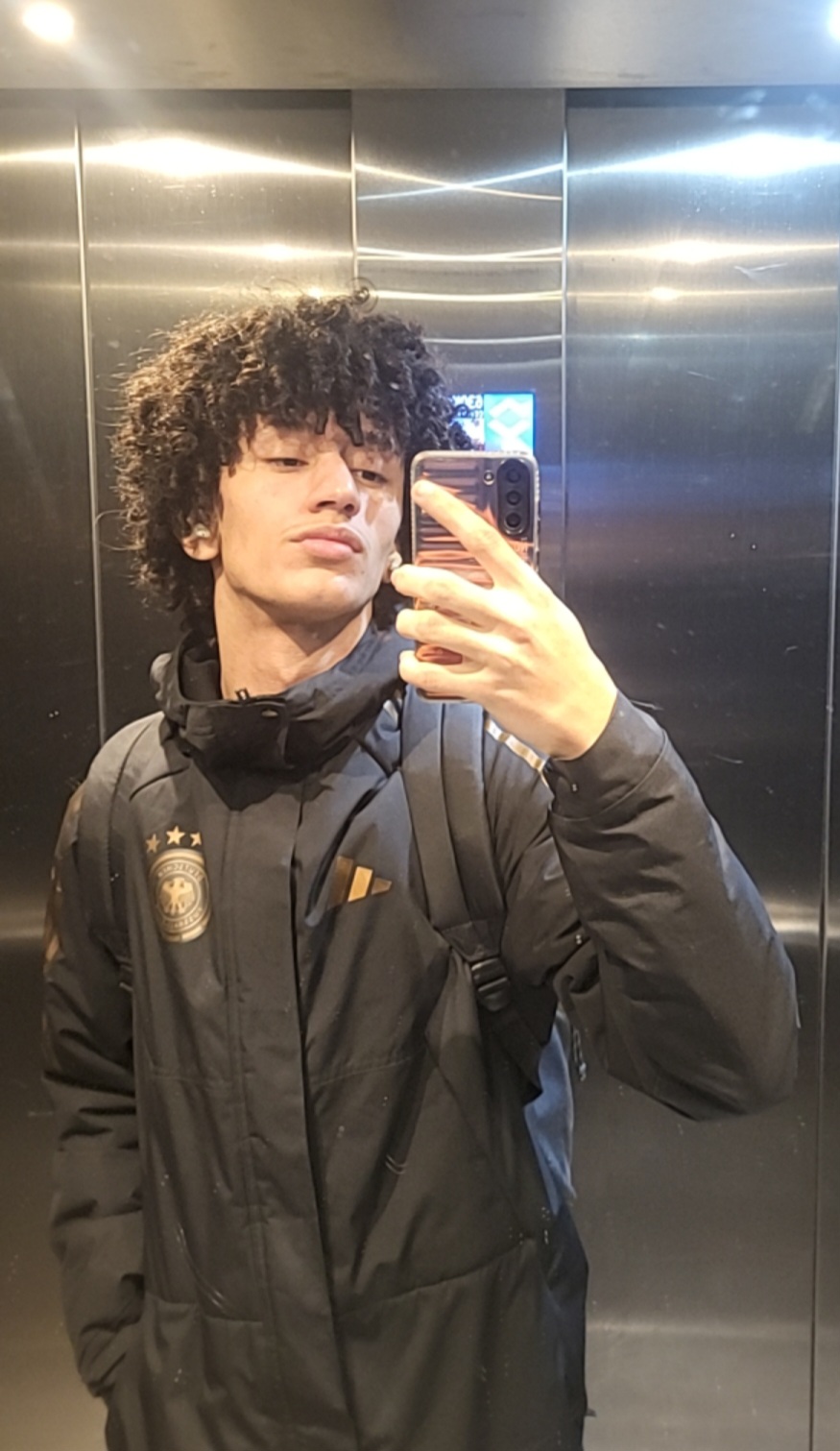 1000016588