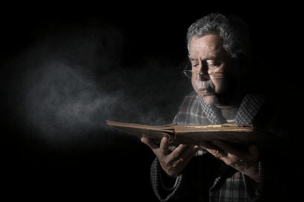 Senior man blowing dust very 600nw 77299051