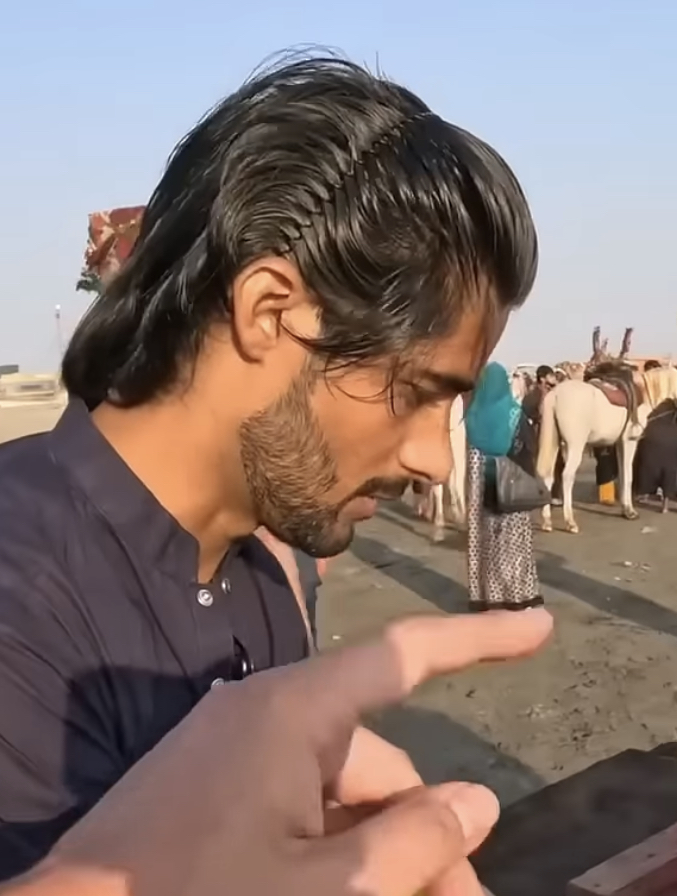 20C8922A B220 4649 A5C2 0512E8862BA6