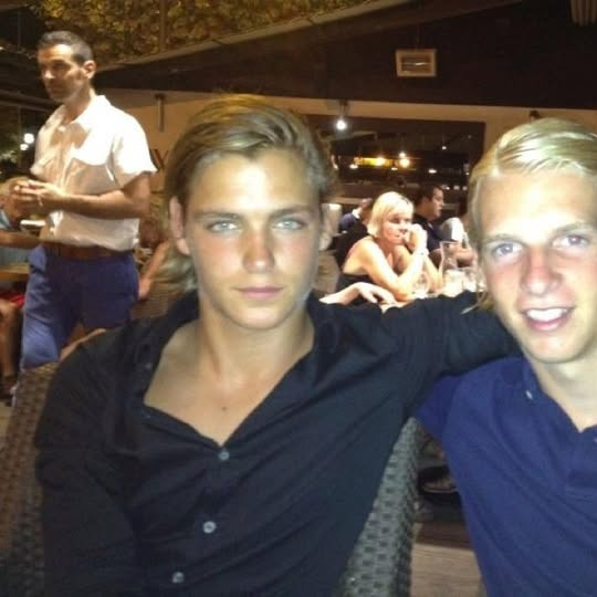 5632239 1765323136837