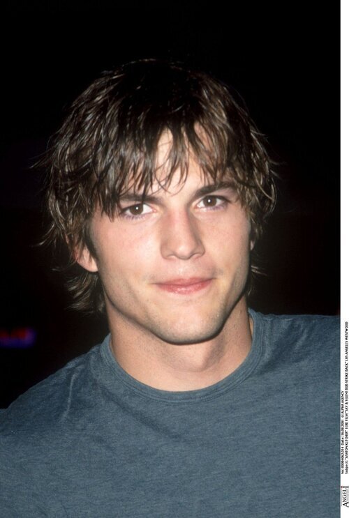 3793845 4821959 ashton kutcher en aout 2001 a los angele 1200x0 2