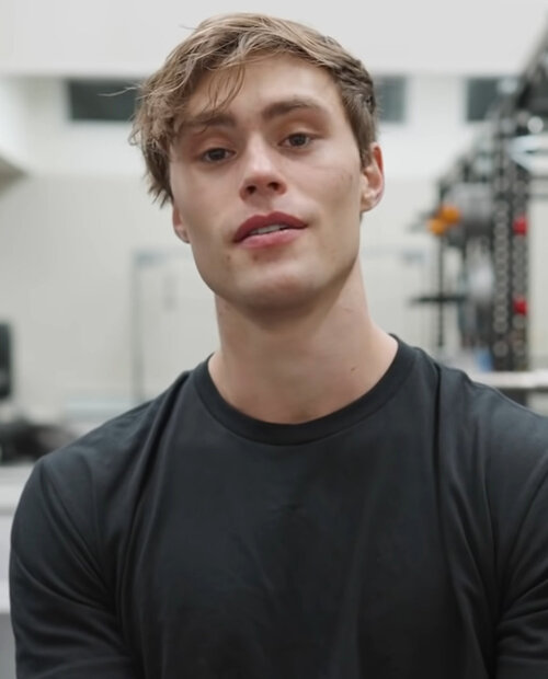 David Laid Gymshark video 2022 01 cropped