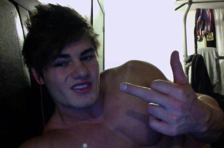 jeff middle finger.PNG