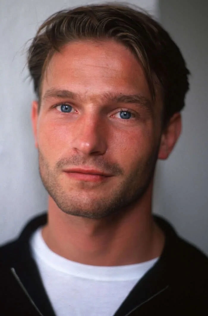 Falling on my knees at tescos over young thomas kretschmann v0 jd8fnw62gbcd1