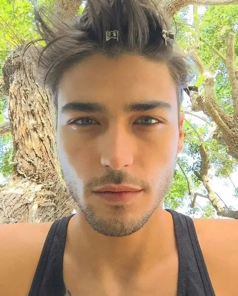 Alessandro dellisola 5