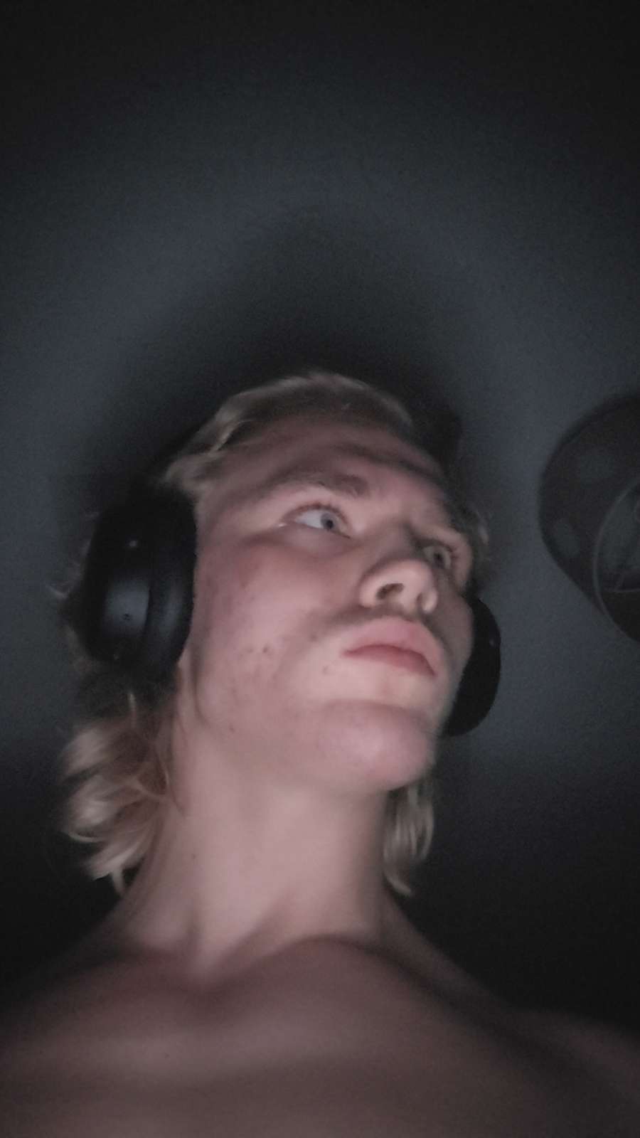 22860