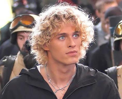 5296270 vasiliy stepanov v0 qez37f6ozfaa1 1