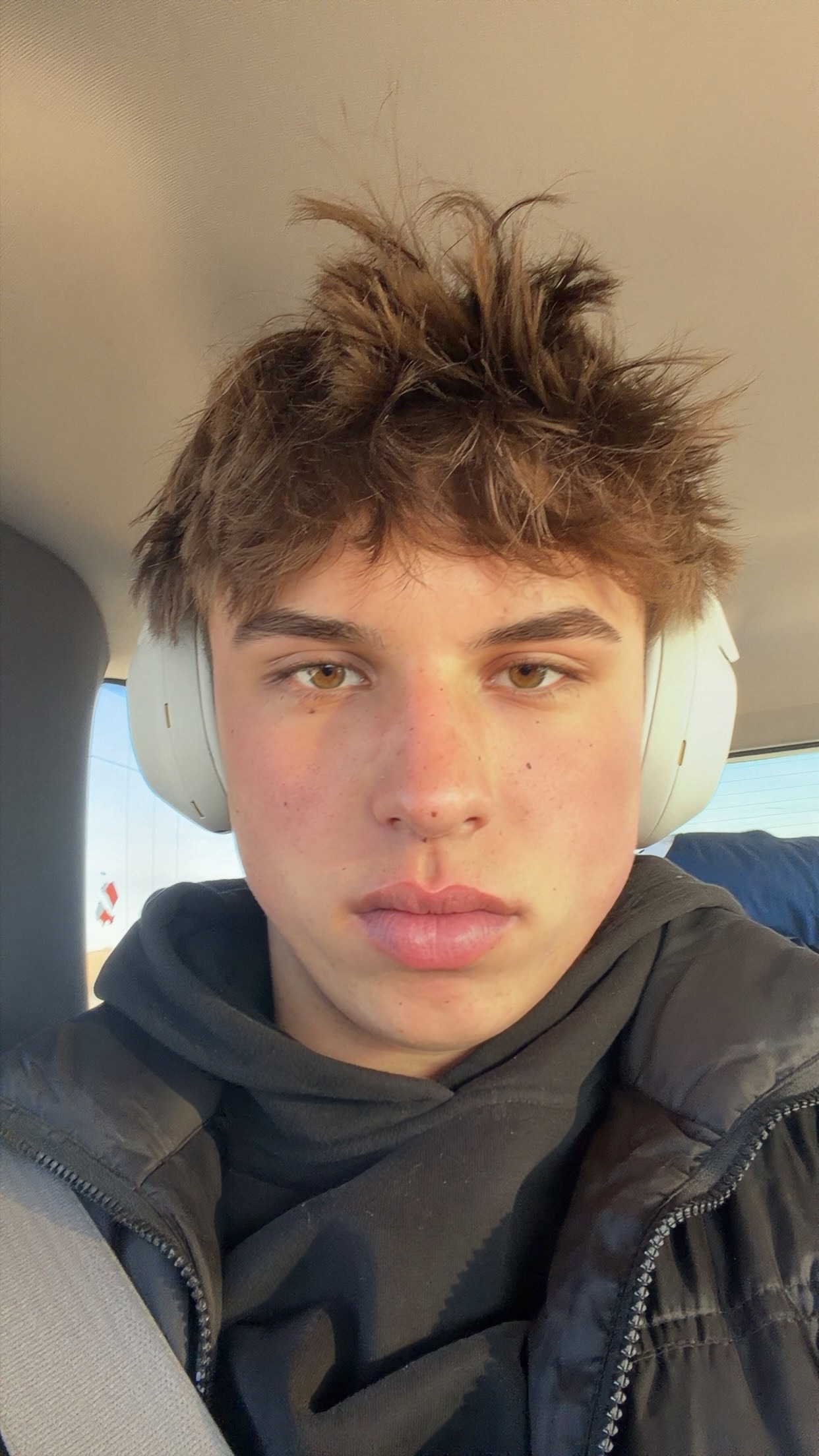 Facetune 22 02 2026 23 22 46