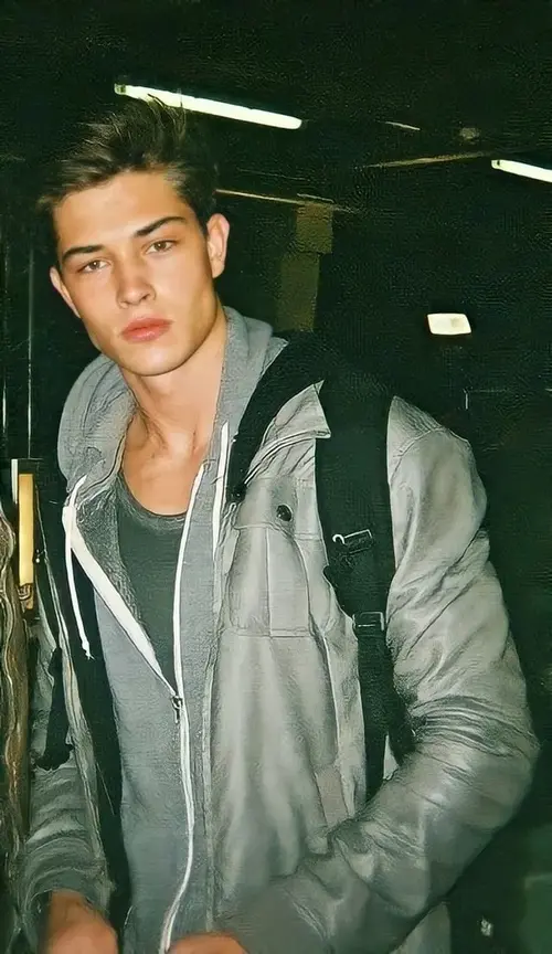 is-chico-lachowski-not-caucasoid-v0-l14gfzuz8c8c1.webp