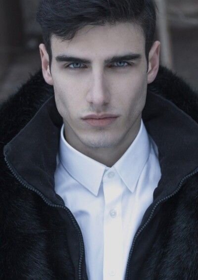 1735053 B8D1F38C 772C 41F9 B9CD C3BF77F04CCE