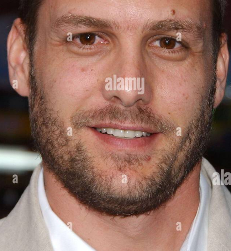Gabriel macht assiste a la premiere poseidon de los angeles au theatre chinois de grauman phot