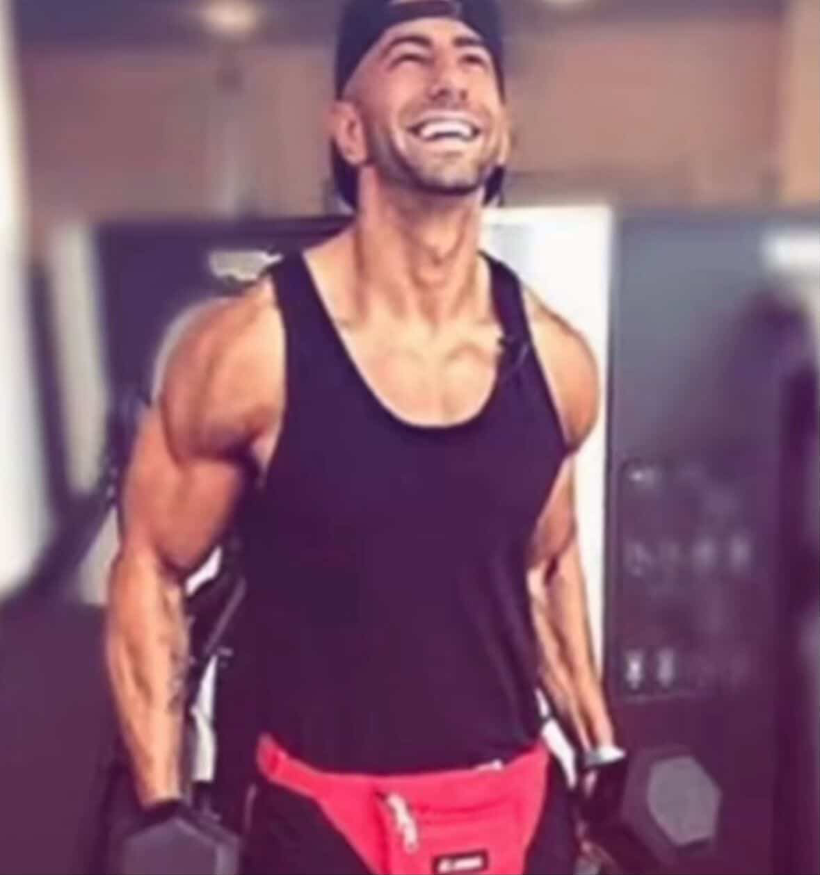 D2E0F266 F2D8 43C2 9781 8A278E3DC532