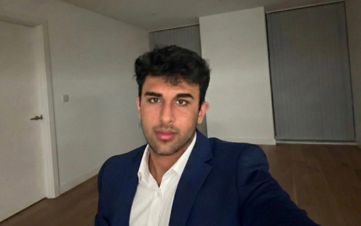 FF7B4EAB BAB8 4100 BDB6 CDF4056D65DF