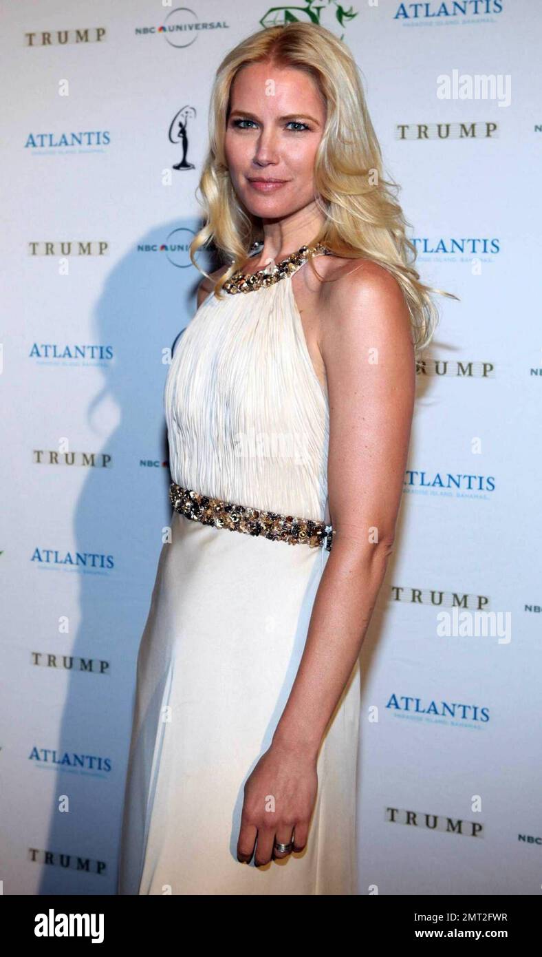Valeria mazza a judge for the miss universe pageant poses on the red carpet at atlantis resort