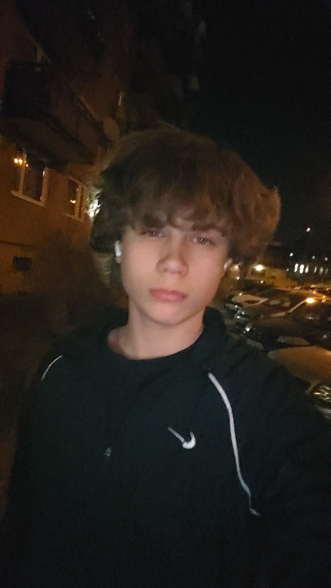 8F3A4433 DFDC 4B31 8040 01B6470E6E55