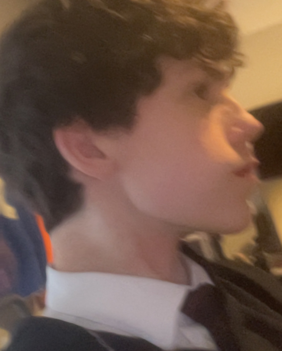 5926A8D6 FD7D 4B05 BAD9 894294E4D2F4