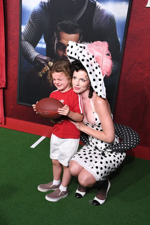 D8c8c86aa821767ad1c4f578c8eb1cb0 cropped 510x765