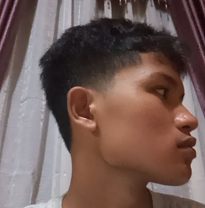 1000127704