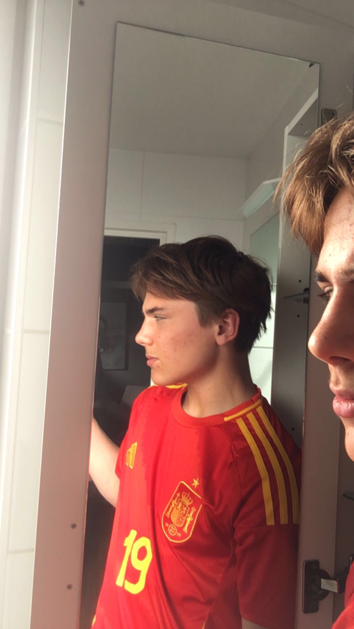 8A37F987 0BC2 4990 8842 F24F10B6A172