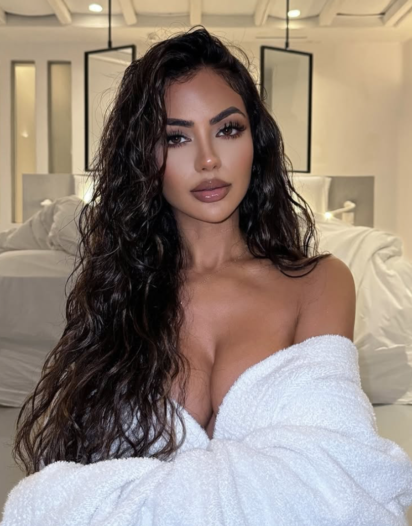 6017745 6003910 5970910 south asian woman