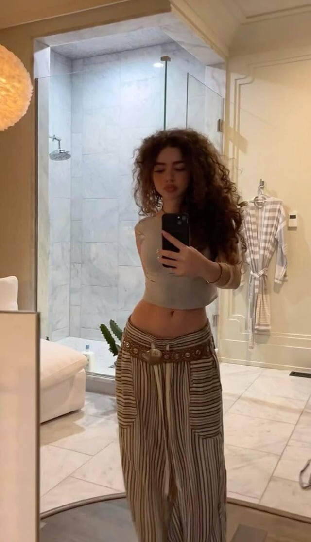 C8659F52 3A83 4E31 BBA1 3EDABCA84AB6