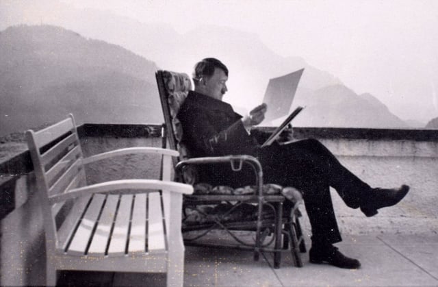 1354843 hitler 1489473737