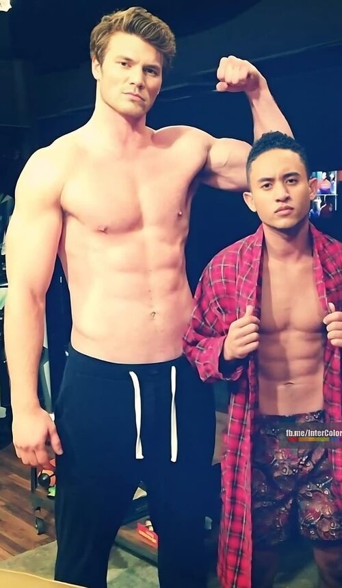 Derek theler 65 with tahj mowry 57 from big daddy v0 5emsyha3hine1