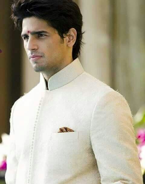 Siddharth on the sets of Hasee toh phasee.jpeg