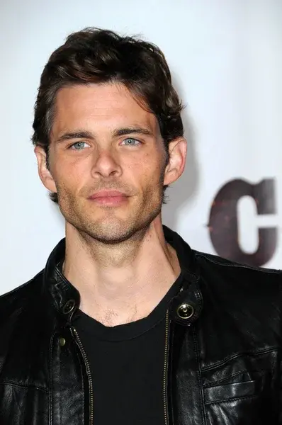 depositphotos_14455355-stock-photo-james-marsden-at-the-country.webp