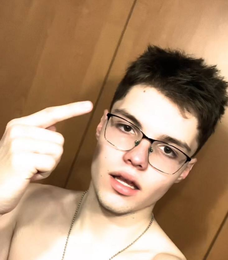 Photo 2026 04 04 00 44 31