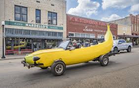 Big Banana Car peels into Mount ...