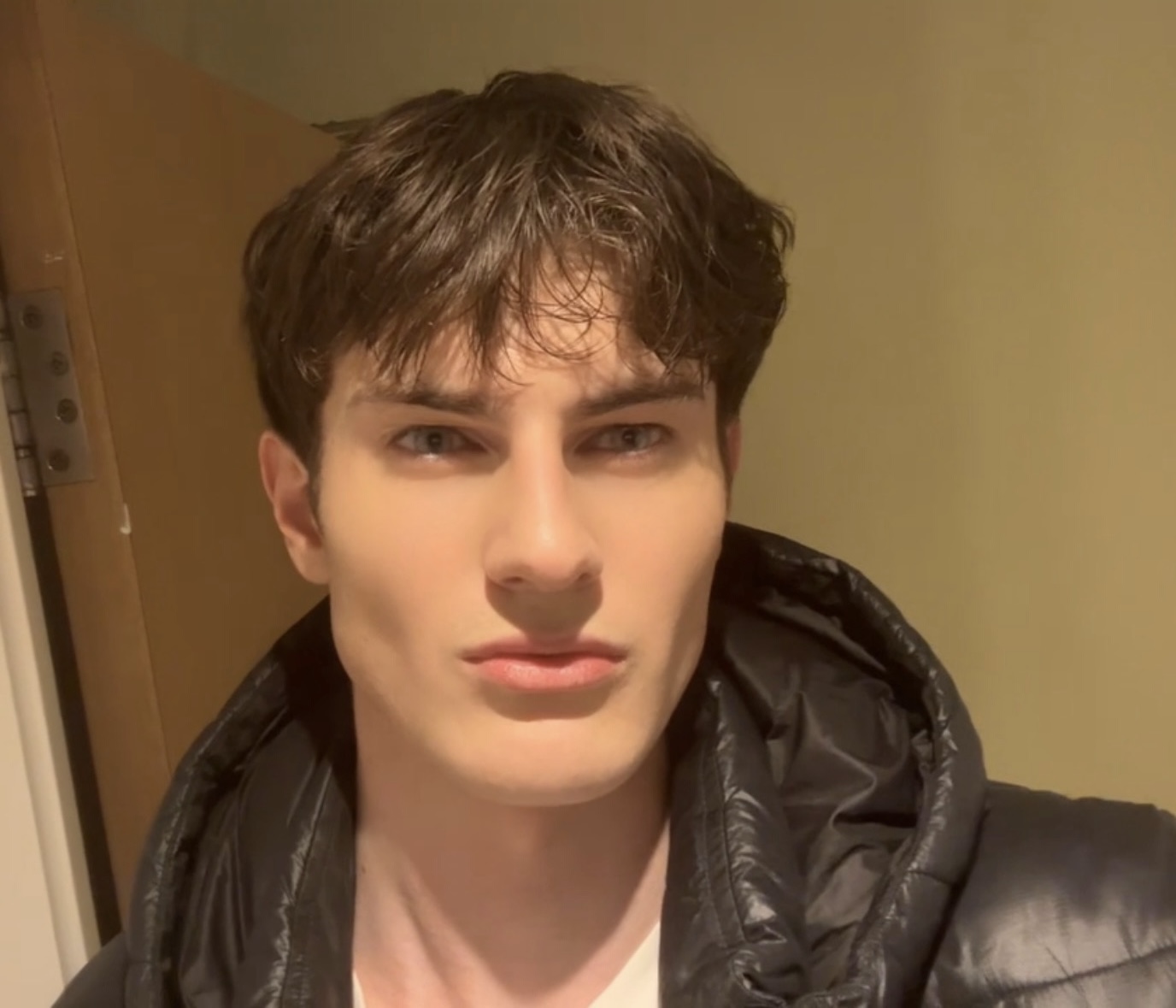 Facetune 06 04 2026 21 29 56