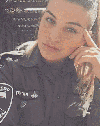 Ezgif 61ad2bd3d942eec2