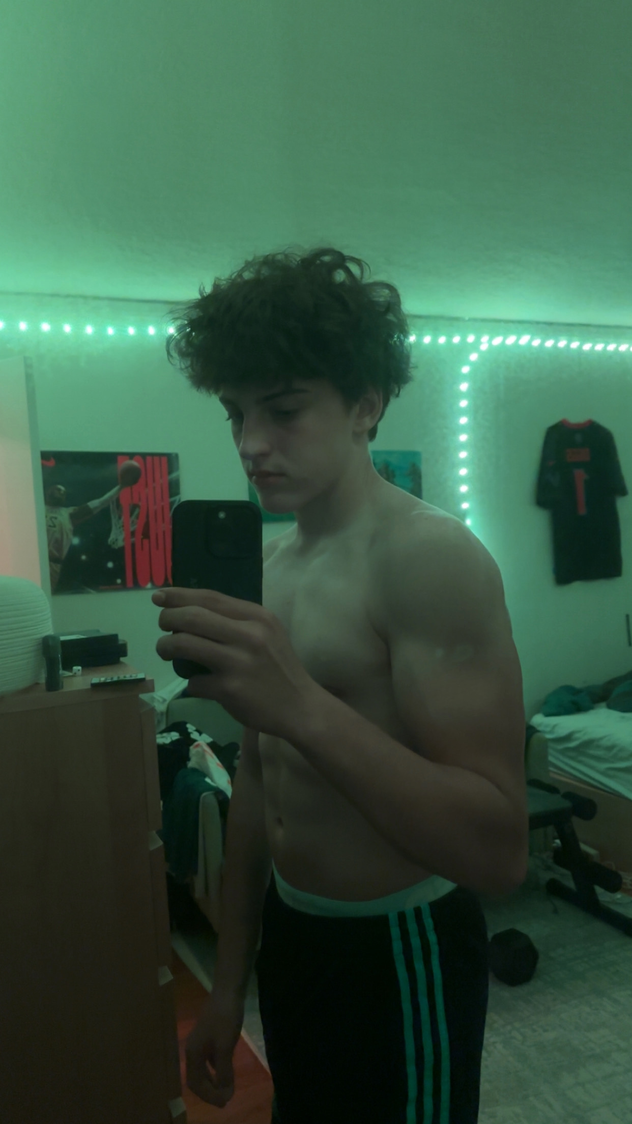 CFE24F67 989A 4CB7 BBB4 4581AAA85CCF