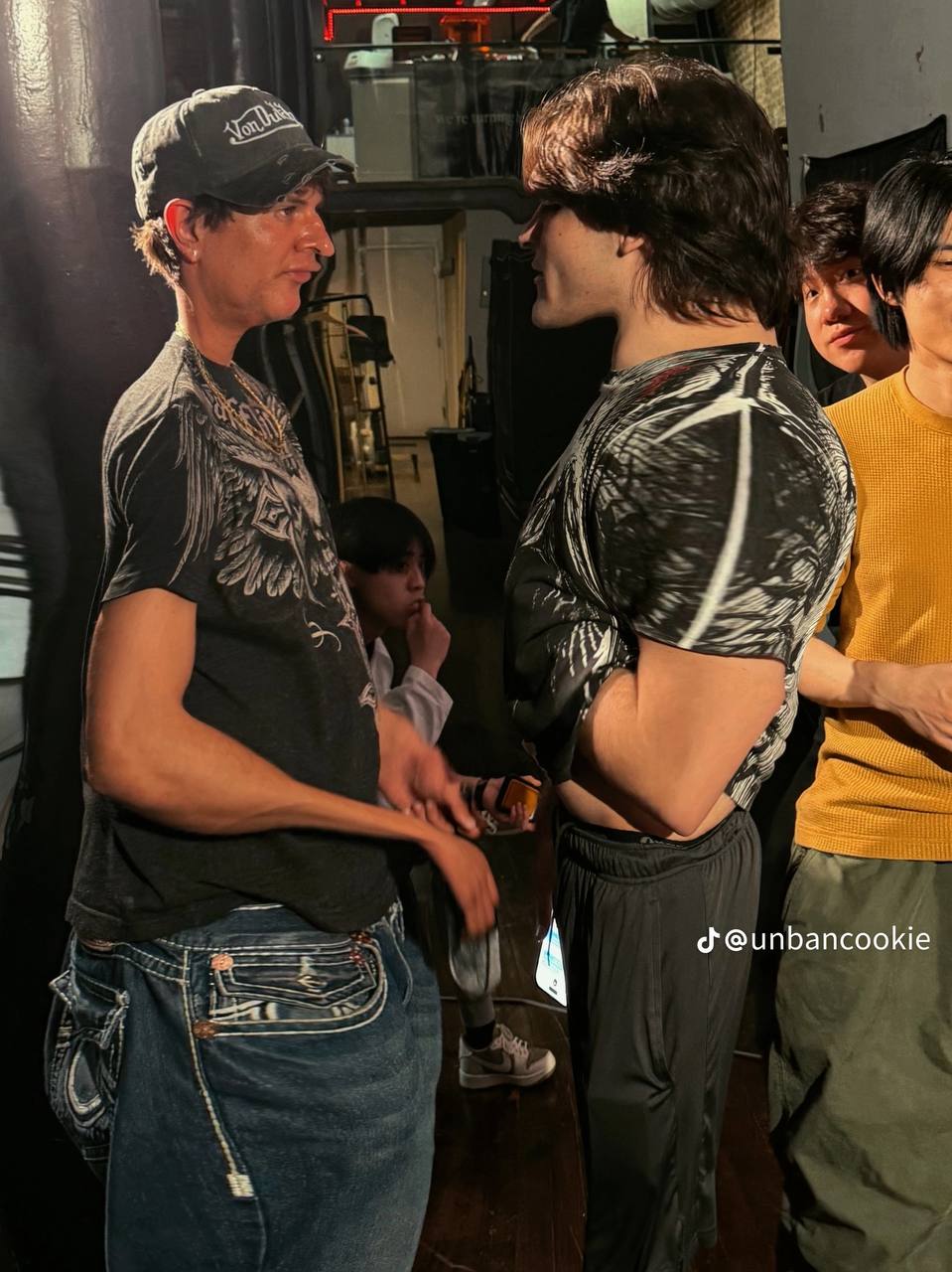 Photo 5395534631492327234 y