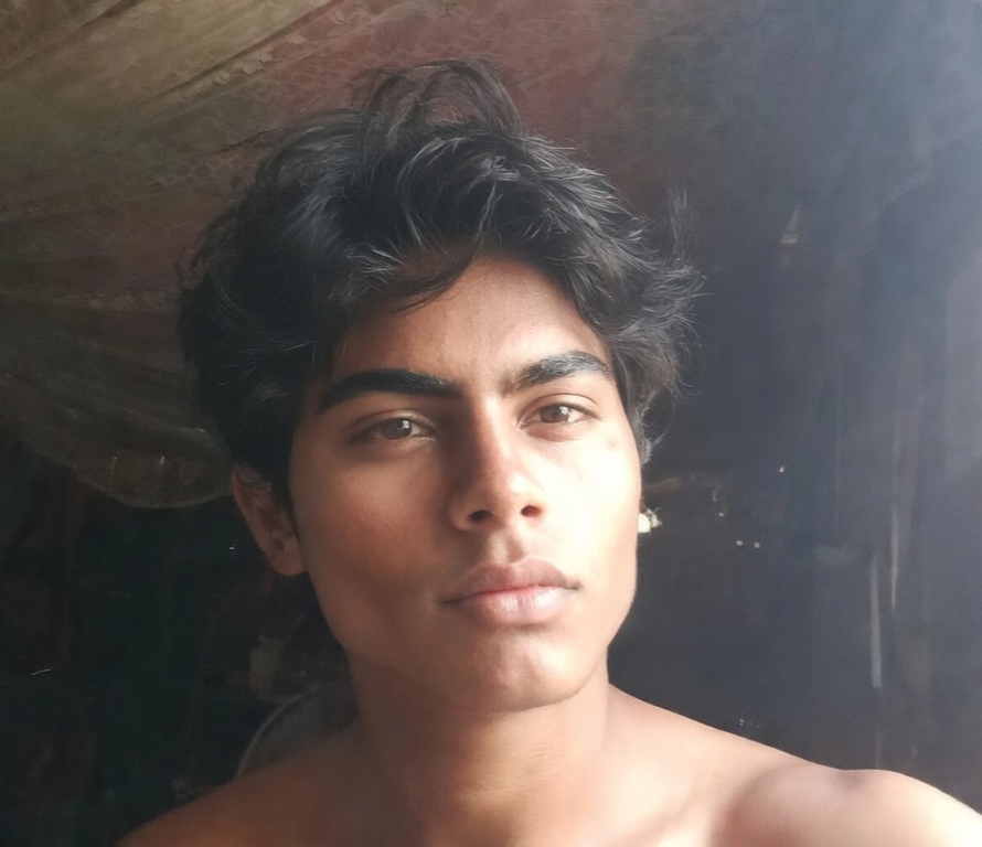 1000105744