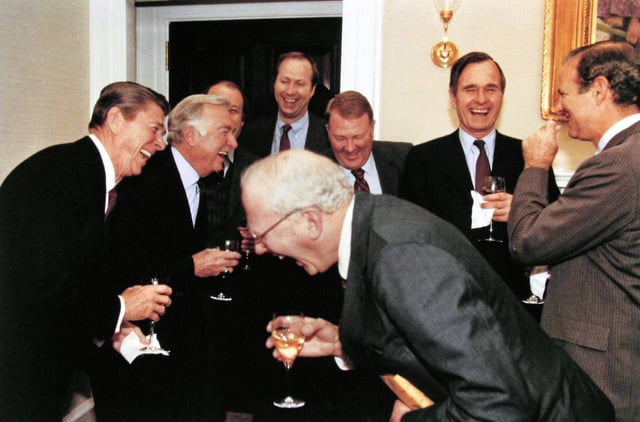 President reagan and members of his staff including vice v0 qjjz5h5m4epc1