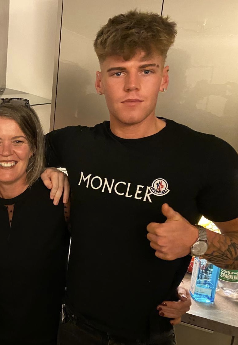 8290c618 88ce 4f58 9edf 91a3777f0650