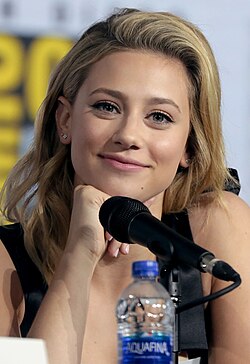 Lili Reinhart  Cole Sprouse 48478655701 cropped