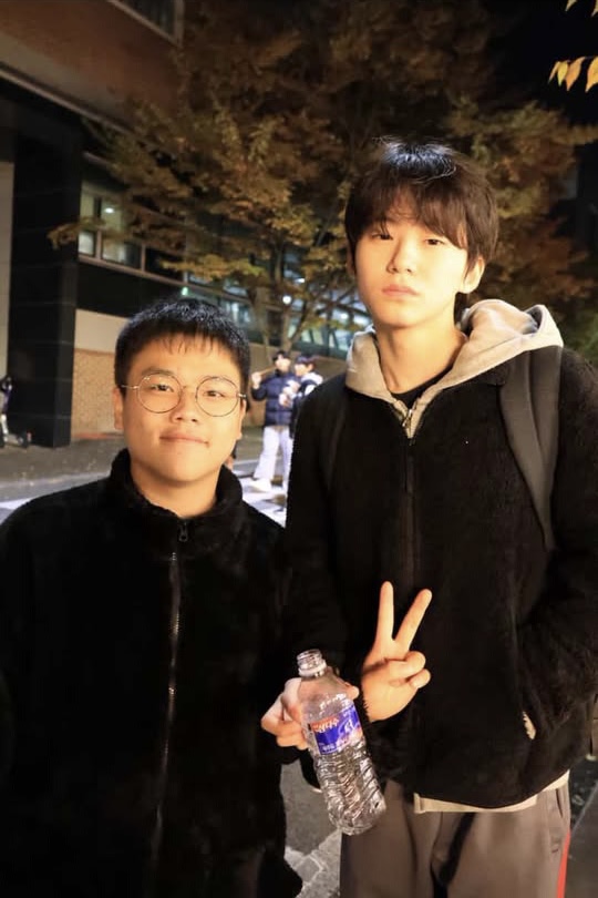 94B795DC F4D7 49CC 8D48 E3BB3A4F4639