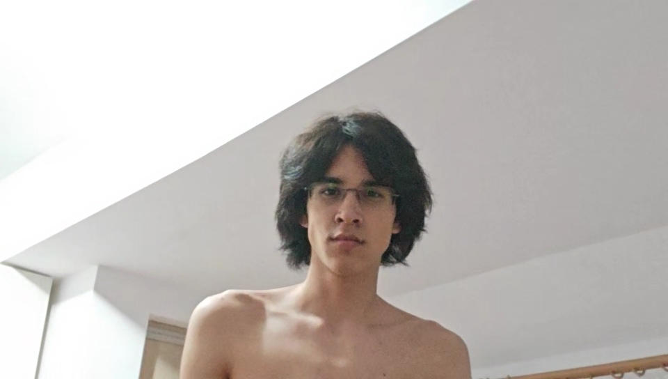 1000028079
